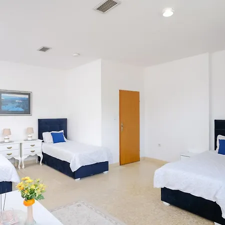 Primus Apartment