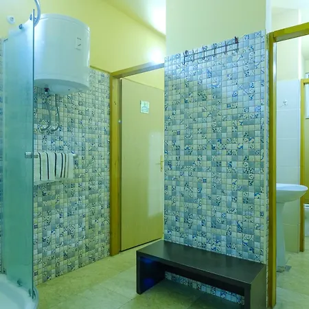 Primus Apartment *